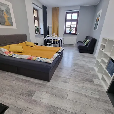 Apartament Przy Rynku Black&white
